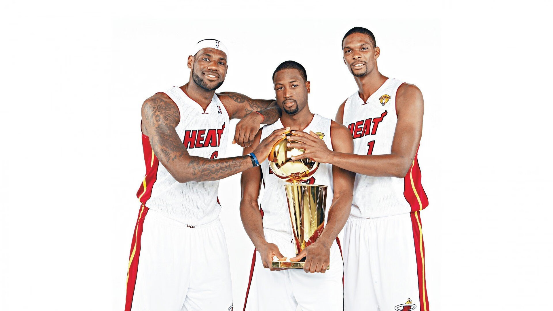 _湖人队新签约表现亮眼，队友盛赞_，湖人刚刚签约了谁